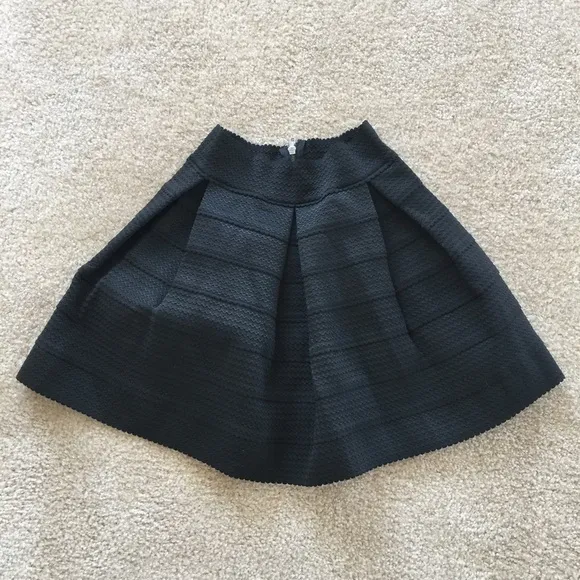 🆕 Devlin pleated skirt xs