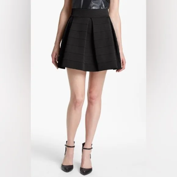 🆕 Devlin pleated skirt xs