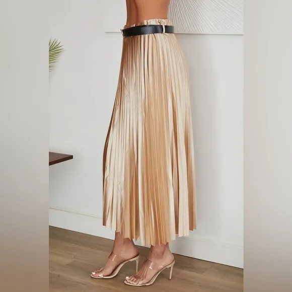 (1555-BLK) ELASTIC WAISTBAND MAXI PLEATED SKIRT WITH BELT