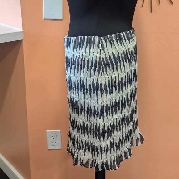 Akris 10 Silk Mini Skirt Boho Chic Textured Luxury Cream &amp; Gray Artsy Summer