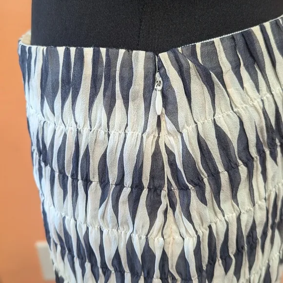 Akris 10 Silk Mini Skirt Boho Chic Textured Luxury Cream &amp; Gray Artsy Summer