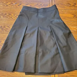 Akris Punto black pleated skirt size 6