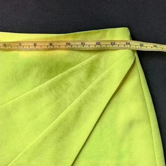 Alice   Olivia Shaylee Wrap Neon Yellow Mini Skirt -Bnwot size 4