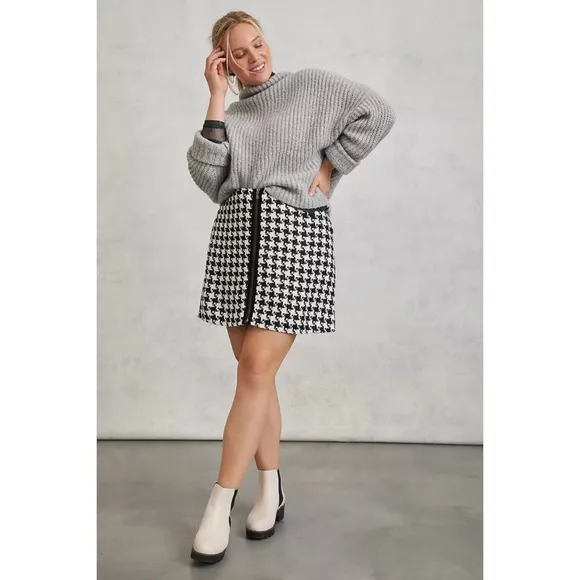 Anthropologie Black &amp;  White Evira Houndstooth Shine Tweed Zipper Mini Skirt NWT