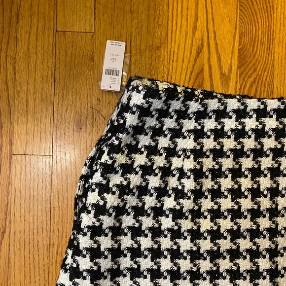 Anthropologie Black &amp;  White Evira Houndstooth Shine Tweed Zipper Mini Skirt NWT