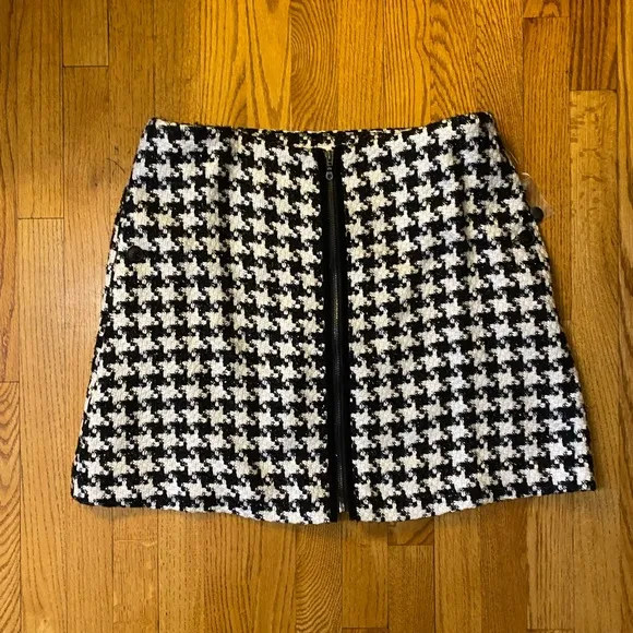 Anthropologie Black &amp;  White Evira Houndstooth Shine Tweed Zipper Mini Skirt NWT