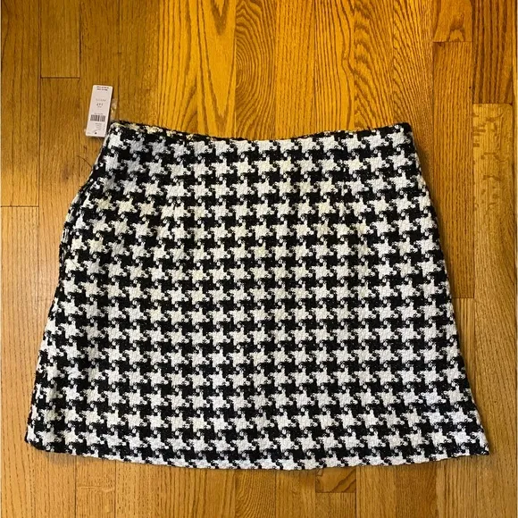 Anthropologie Black &amp;  White Evira Houndstooth Shine Tweed Zipper Mini Skirt NWT