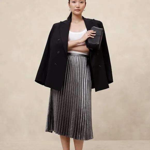 Banana Republic Factory Silver Lamé Pleated Midi Skirt, Size 8