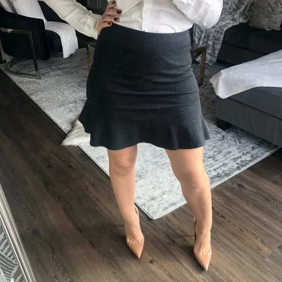 Barney’s New York ruffled grey mini skirt Size XS