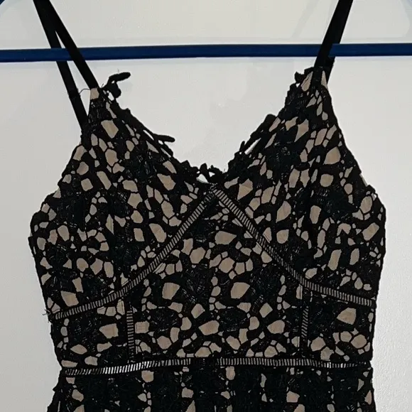 Black Midi Floral Lace Dress with scallop hems and stretch lining Size Small