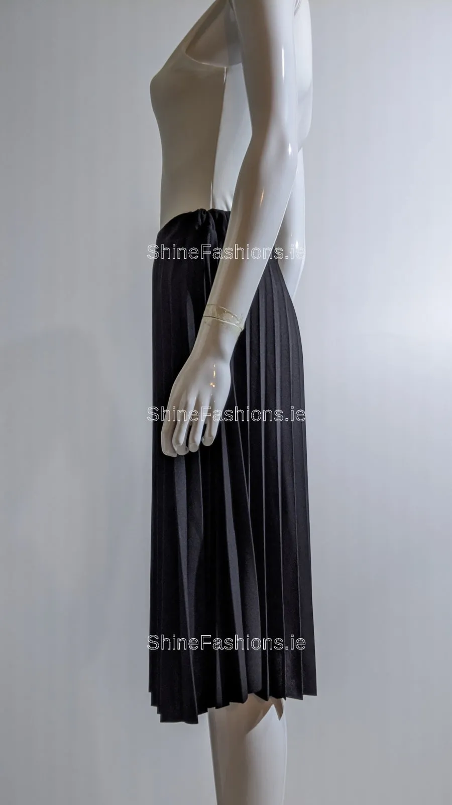 Black Pleated Knee Length Skirt