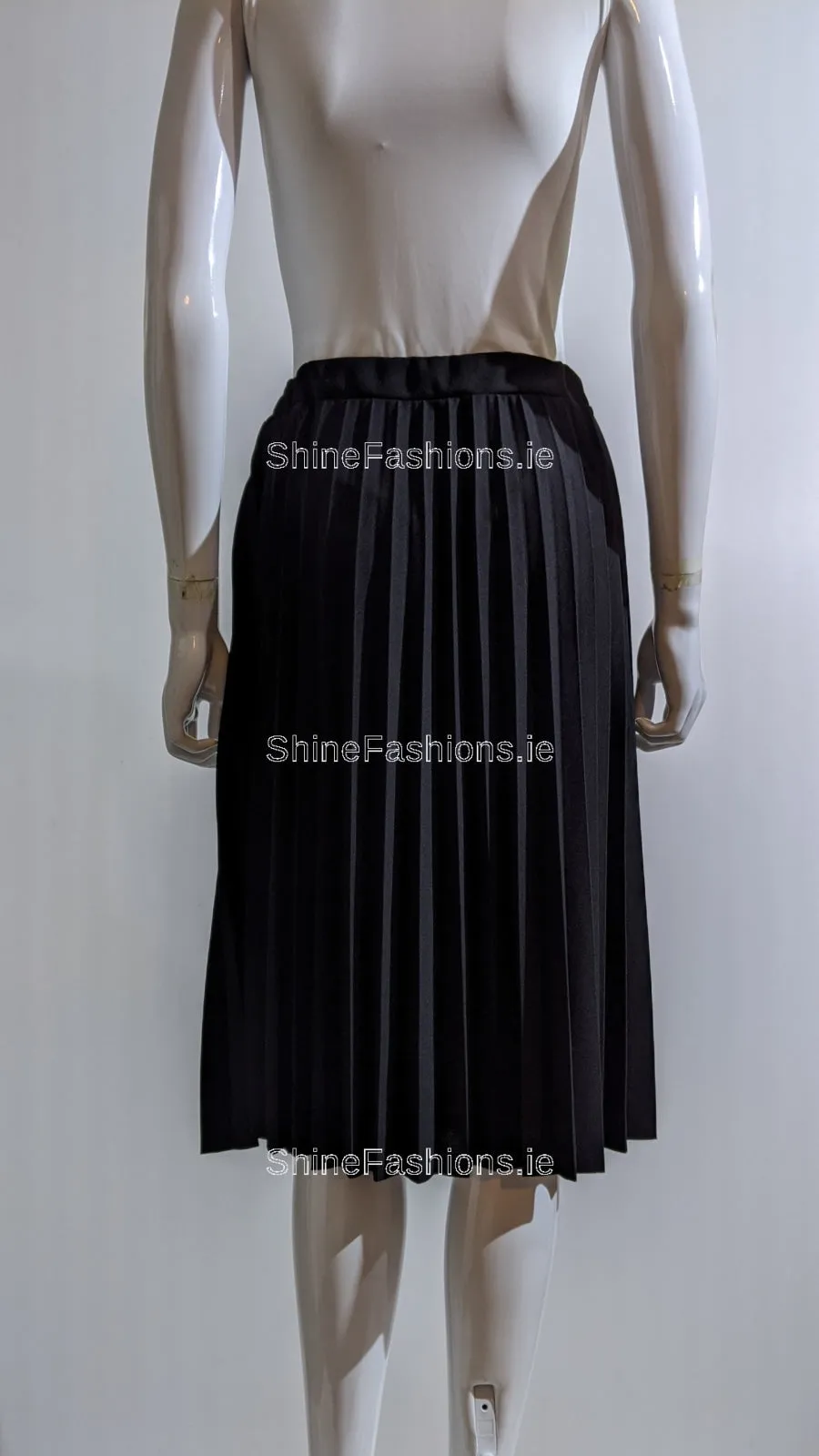 Black Pleated Knee Length Skirt