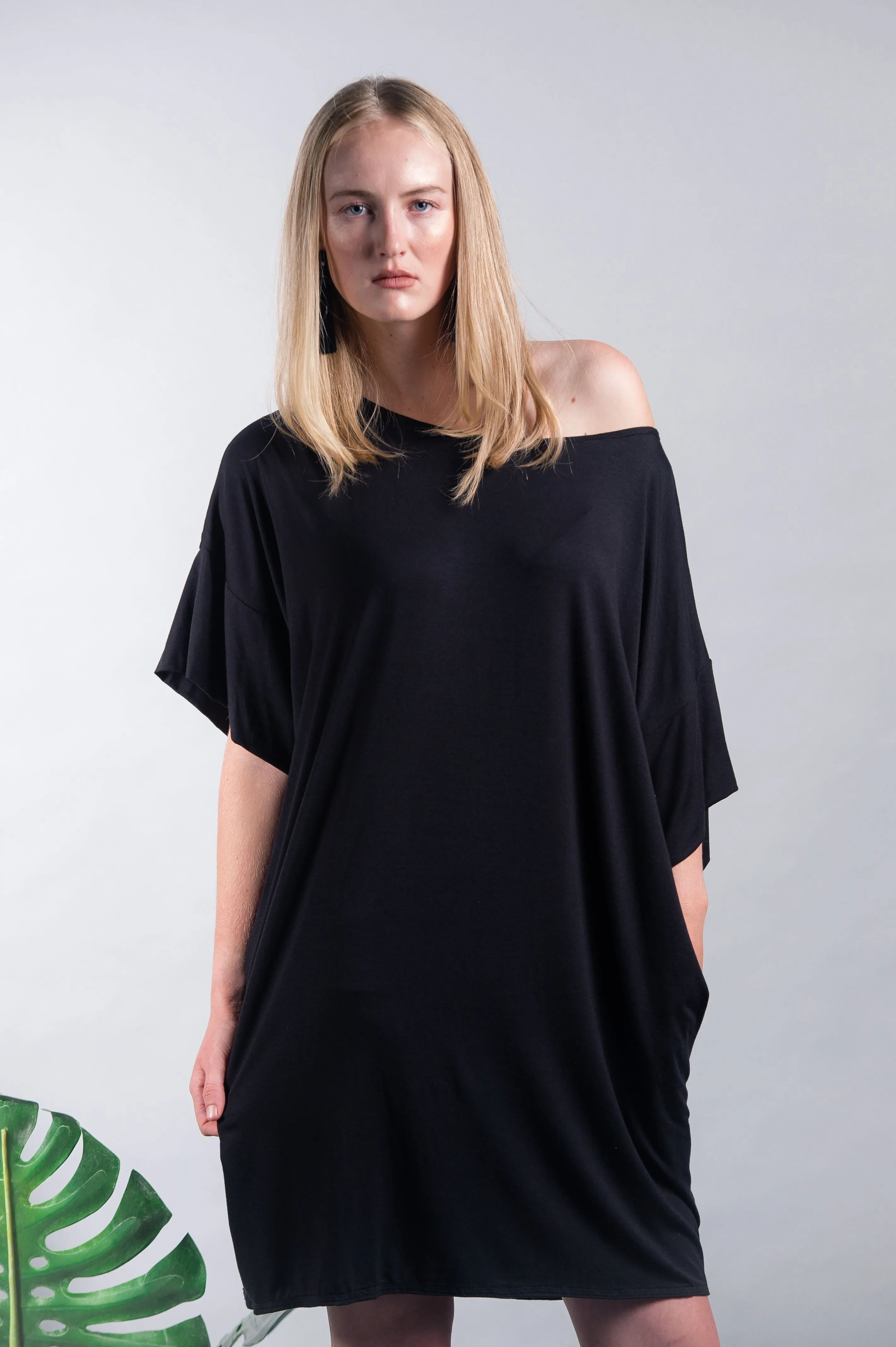 Boxy short sleeve knit short dress