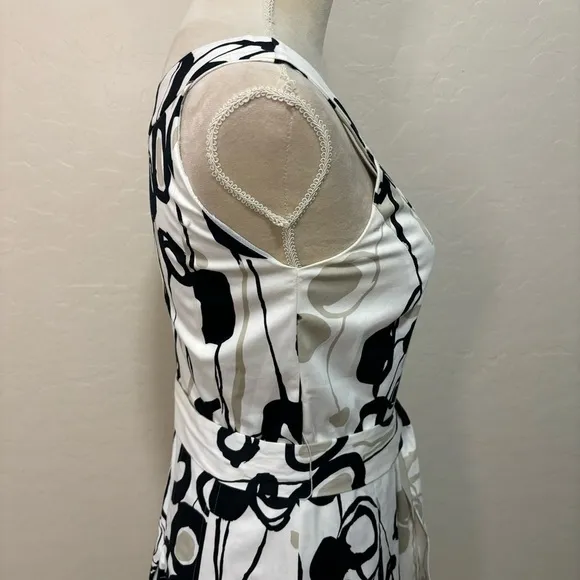 Calvin Klein White and Black Scoop Neck Fit and Flare Pleated Tie Waist Dress 6