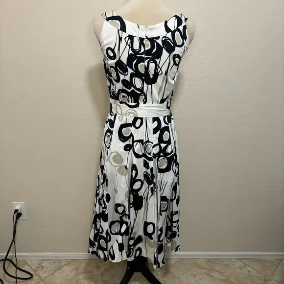 Calvin Klein White and Black Scoop Neck Fit and Flare Pleated Tie Waist Dress 6