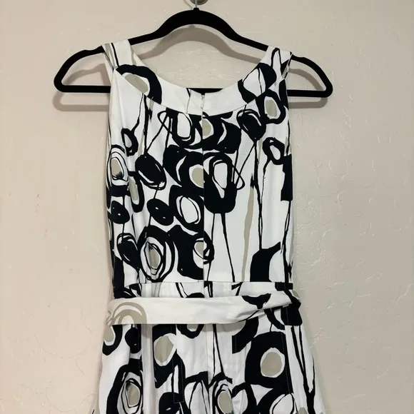 Calvin Klein White and Black Scoop Neck Fit and Flare Pleated Tie Waist Dress 6