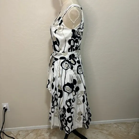 Calvin Klein White and Black Scoop Neck Fit and Flare Pleated Tie Waist Dress 6