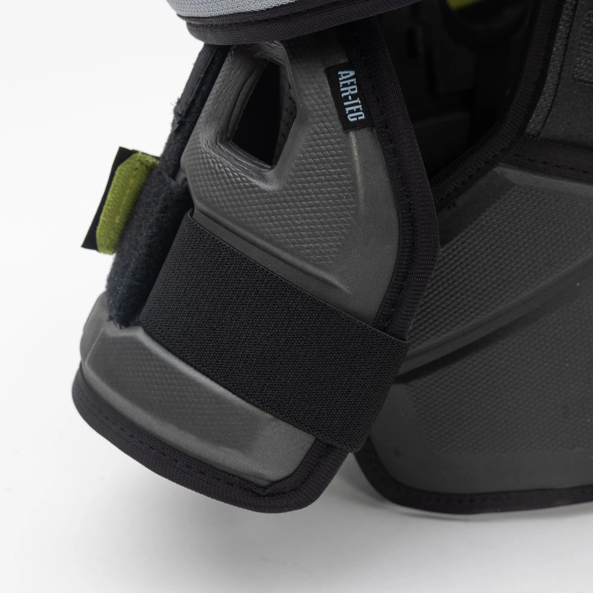 CCM Tacks XF Pro Senior Hockey Shoulder Pads