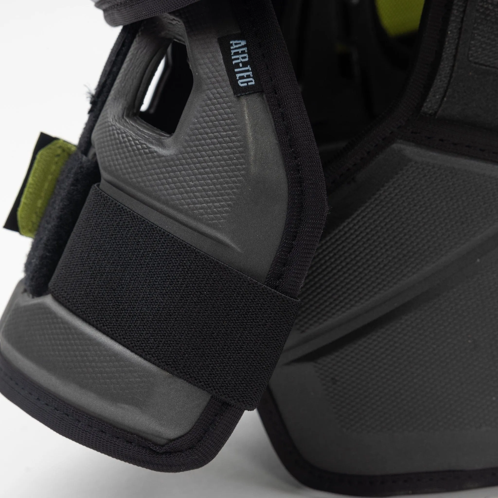 CCM Tacks XF Pro Senior Hockey Shoulder Pads