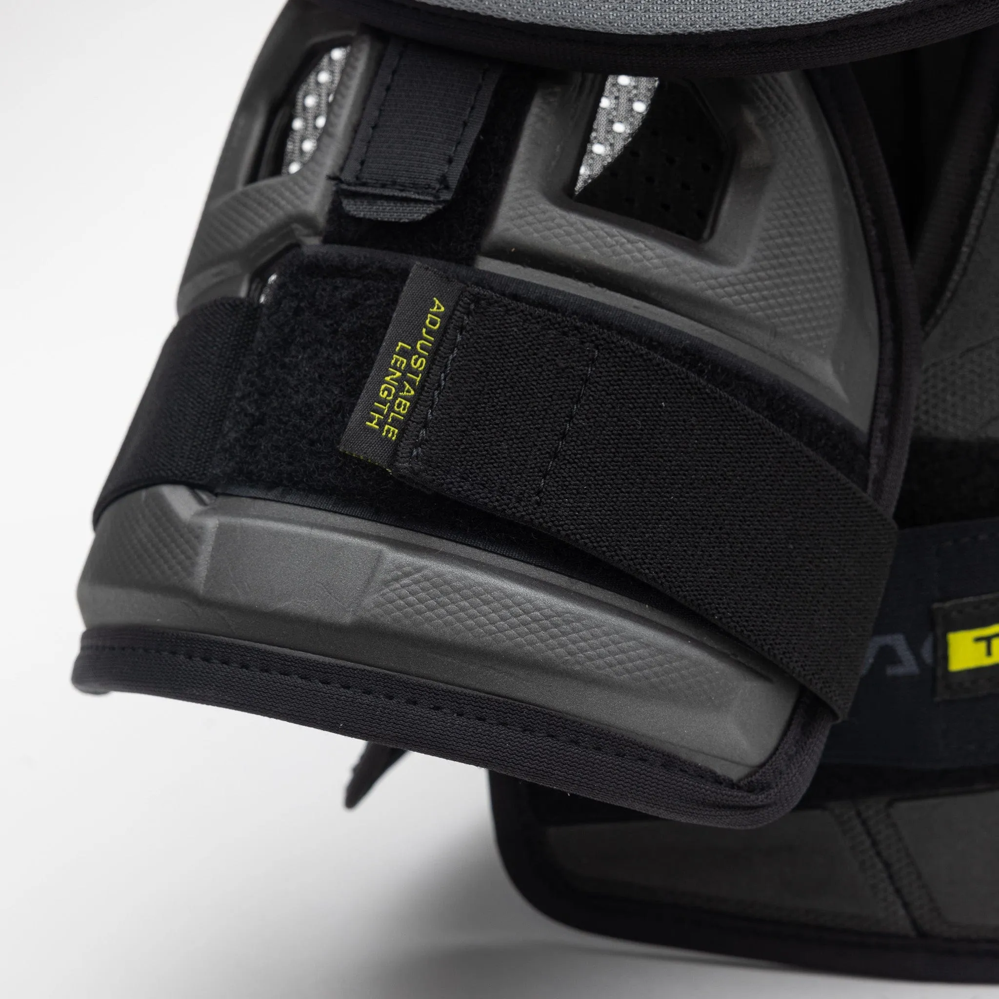 CCM Tacks XF Pro Senior Hockey Shoulder Pads