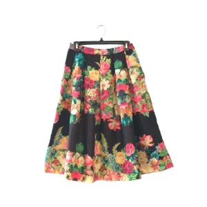 Champagne &amp; Strawberry Women's Pleated Skirt Medium Black Floral Dark Cottage