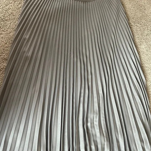 Club Mónaco metalic silver pleated skirt