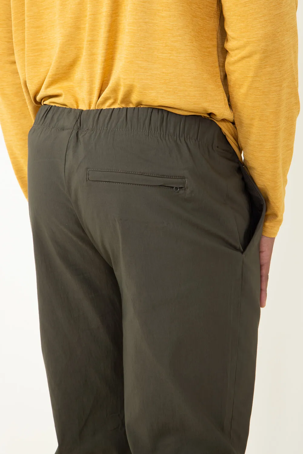 Copper & Oak Elastic File Tech Jogger Pants for Men in Green | K4S4164-DARKOLIVE