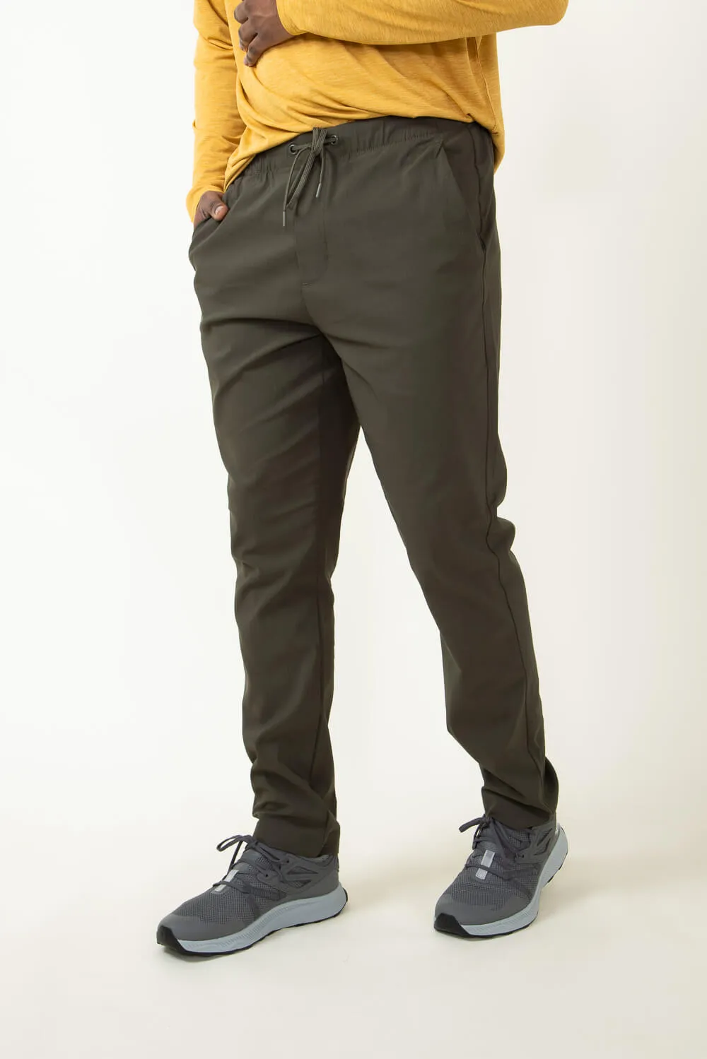 Copper & Oak Elastic File Tech Jogger Pants for Men in Green | K4S4164-DARKOLIVE