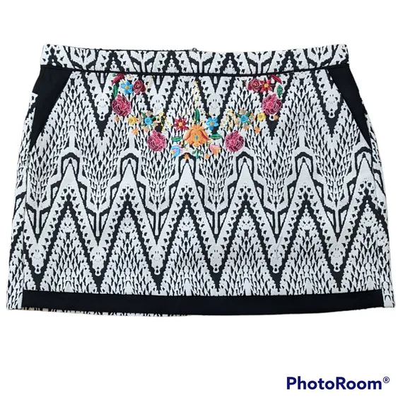 Desigual Black and White Embroidered Mini Skirt Size 46 (US 12)