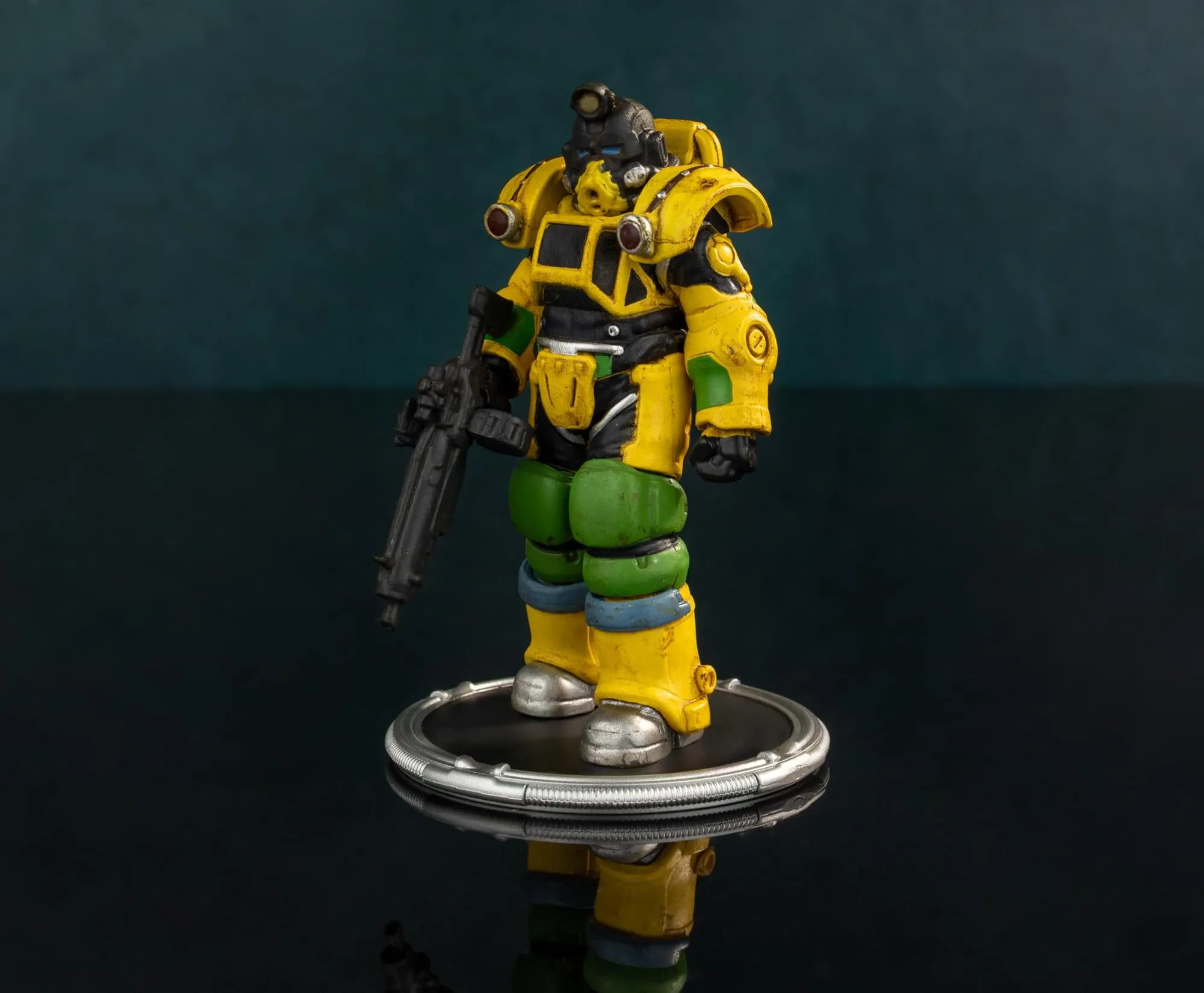 Fallout Excavator and Vault Boy (Gun) Mini Figure Set (Build-a-Figure Deathclaw)