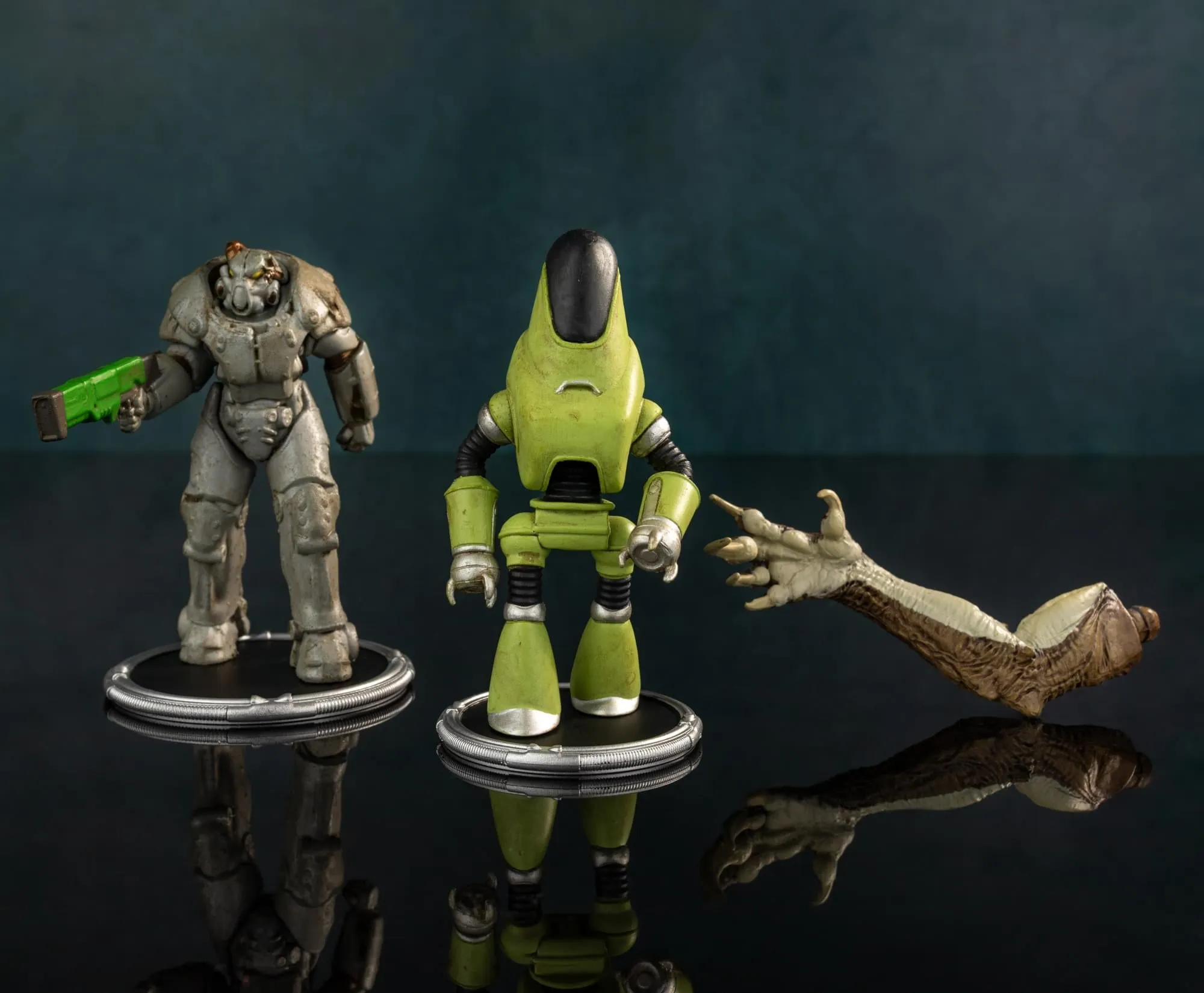 Fallout X01 and Protectron Mini Figure Set (Build-a-Figure Deathclaw)