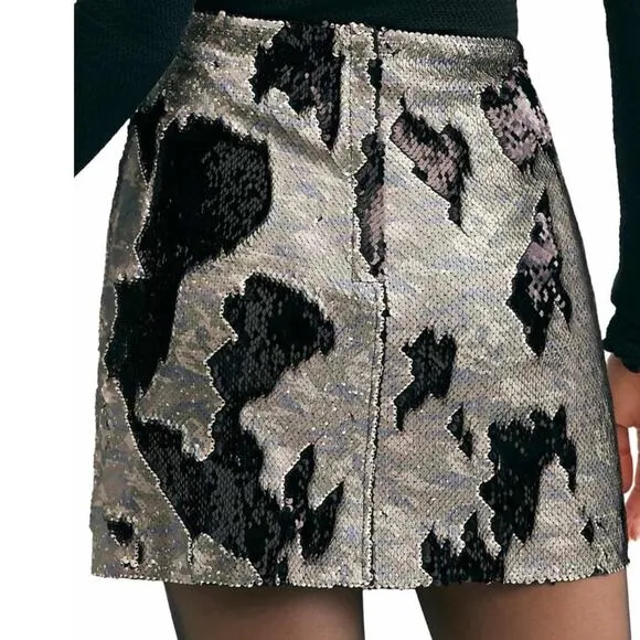 Free People Women's Black/Green Camo Reverse Sequin Stretch Mini Skirt sz 6