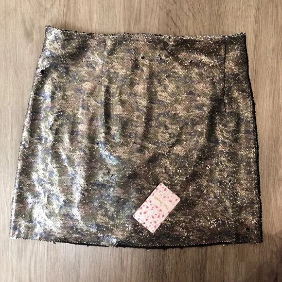 Free People Women's Black/Green Camo Reverse Sequin Stretch Mini Skirt sz 6