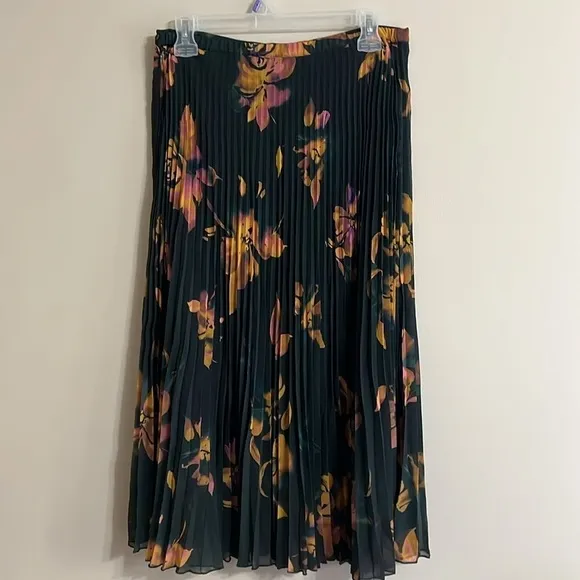 Garnet Hill Recycled Pleated Midi Skirt Midnight Pine Floral