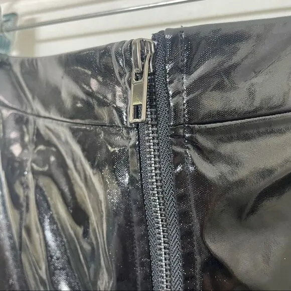 Guess Dylan Black Pleather Faux Leather Front Zip Mini Skirt size 2
