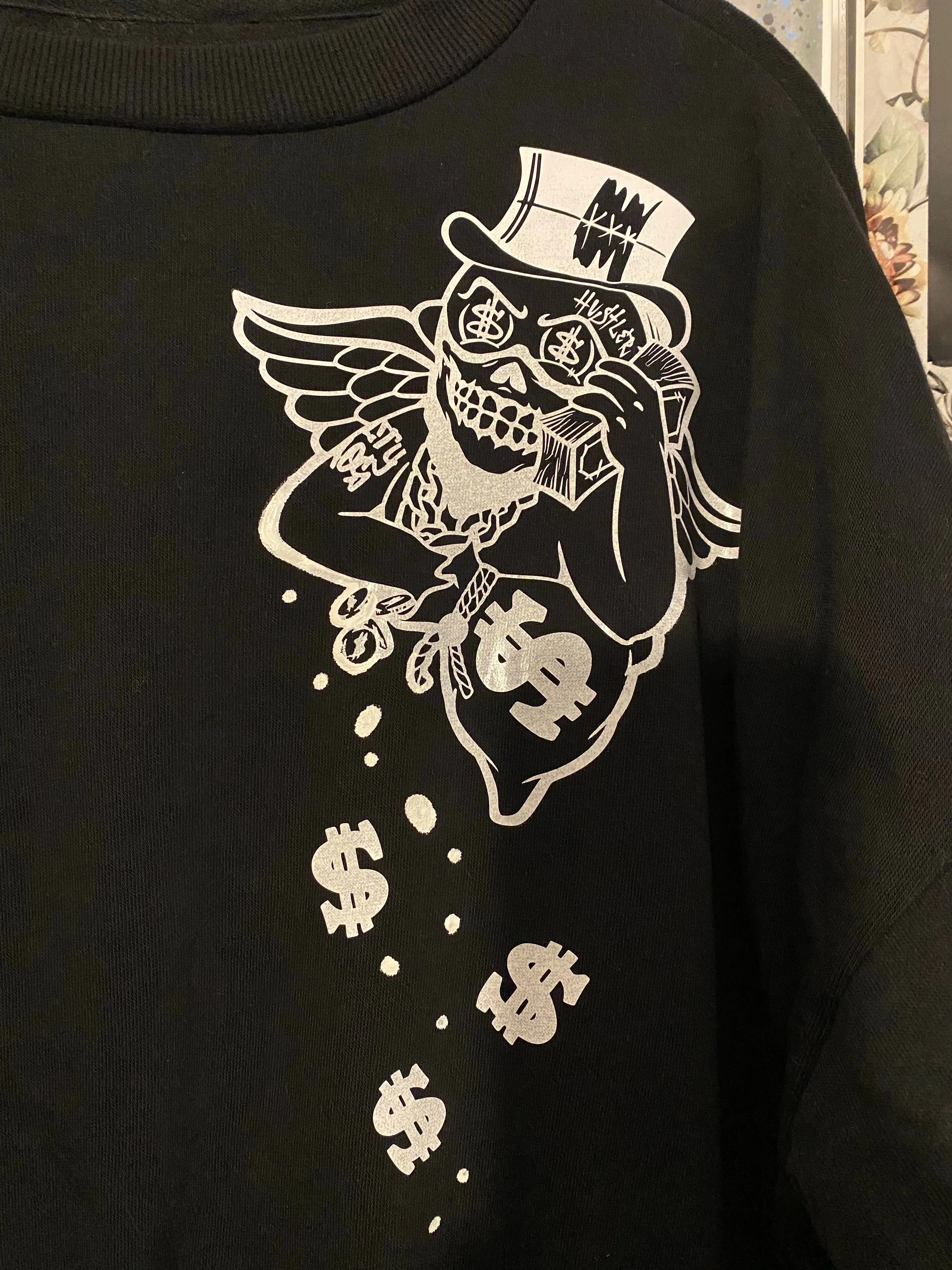 Guilty Chaos custom designed crop top sweatshirt “hustler” SZ. Medium 10f1