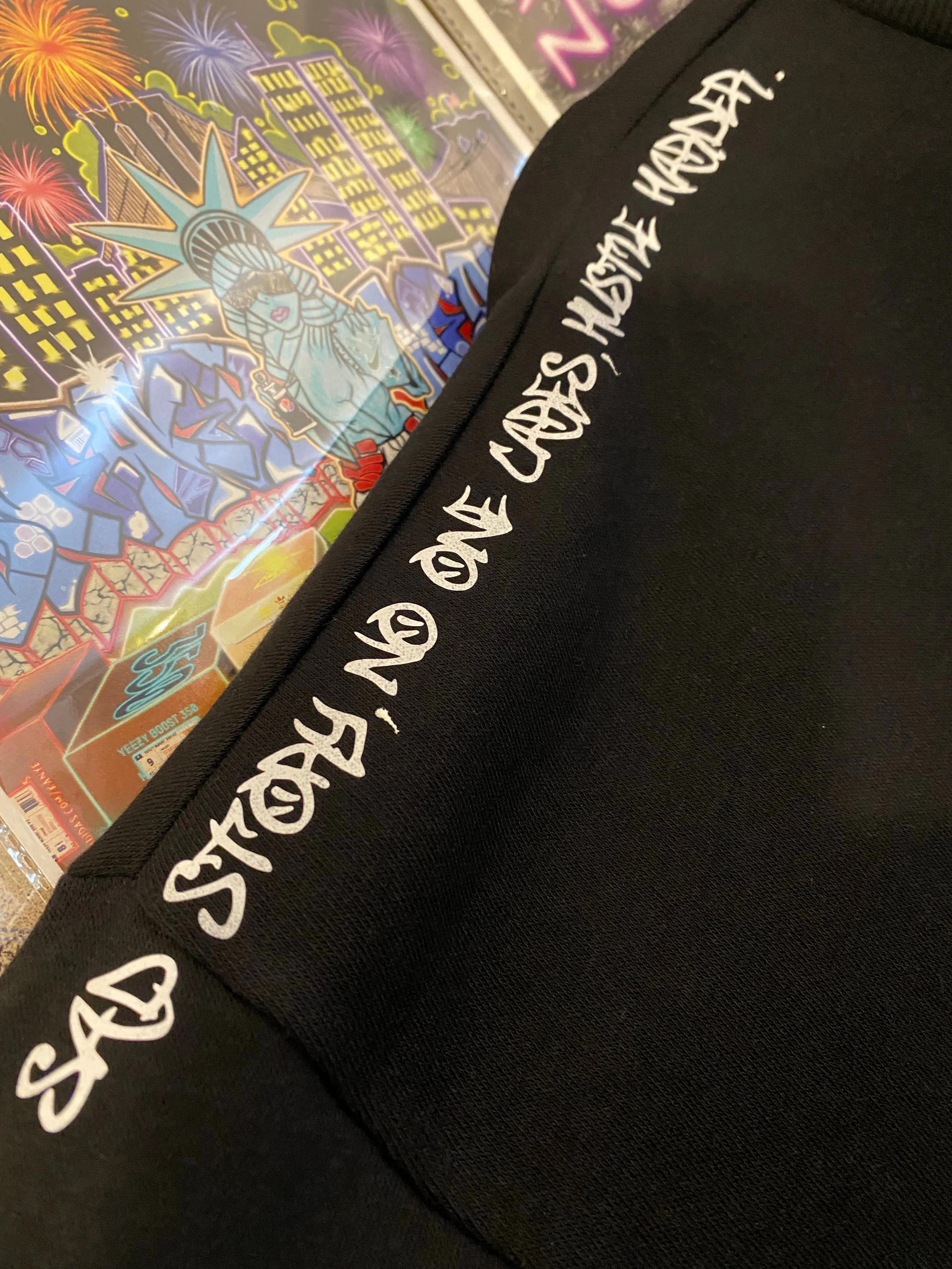 Guilty Chaos custom designed crop top sweatshirt “hustler” SZ. Medium 10f1