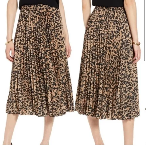 Halogen Pleated midi skirt in leopard