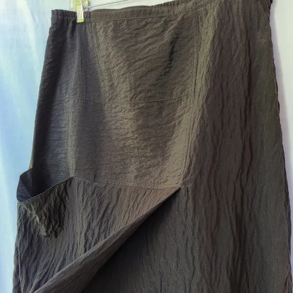 Hanna for La Journeé Crepe Satin Skirt