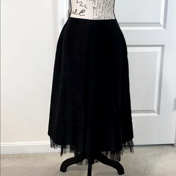 LAUNDRY by Shelli Segal Beautiful Black Skirt