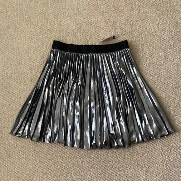 NEW Express Metallic Silver Pleated Mini Skirt Elastic Lined Small $88 ASO NWT