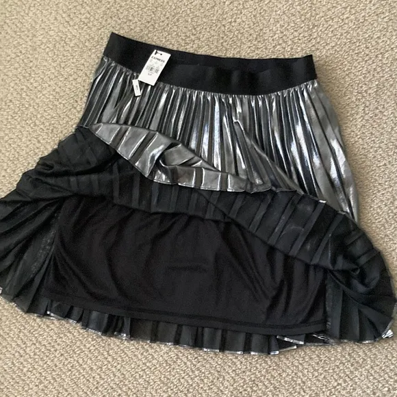 NEW Express Metallic Silver Pleated Mini Skirt Elastic Lined Small $88 ASO NWT