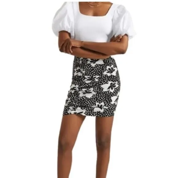 NWT Anthropologie Porridge Black White Floral Print Ruched Mini Skirt
