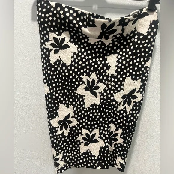 NWT Anthropologie Porridge Black White Floral Print Ruched Mini Skirt