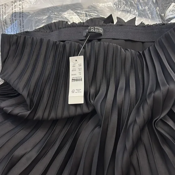NWT J. Crew Gwyneth pleated slip skirt in Black Lagenlook