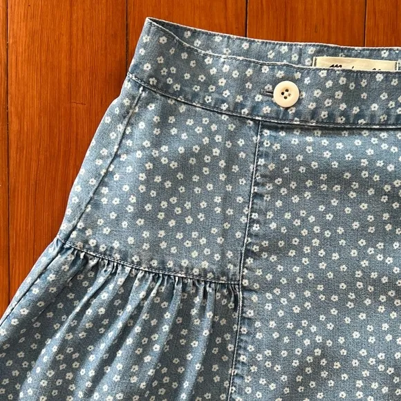 NWT- Madewell Blue and White Shirred Wrap Mini Skirt in Indigo Daisies - Size: 0