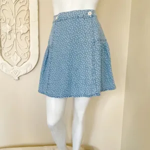 NWT- Madewell Blue and White Shirred Wrap Mini Skirt in Indigo Daisies - Size: 0