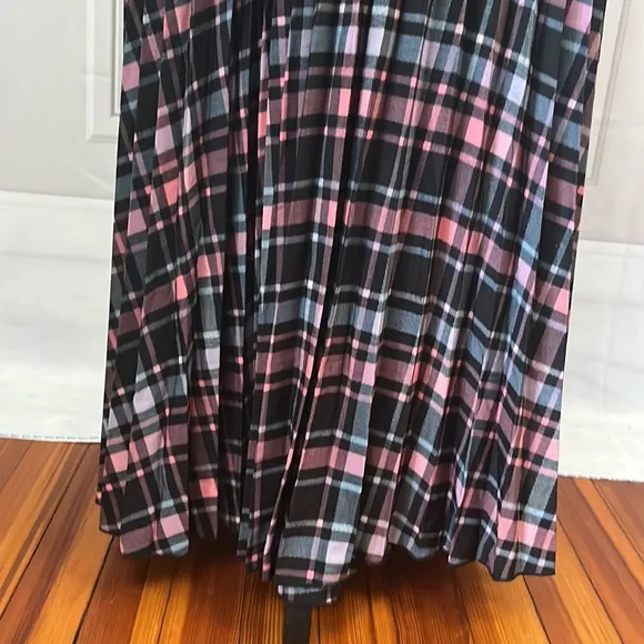NWT Plaid pleated maxi skirt