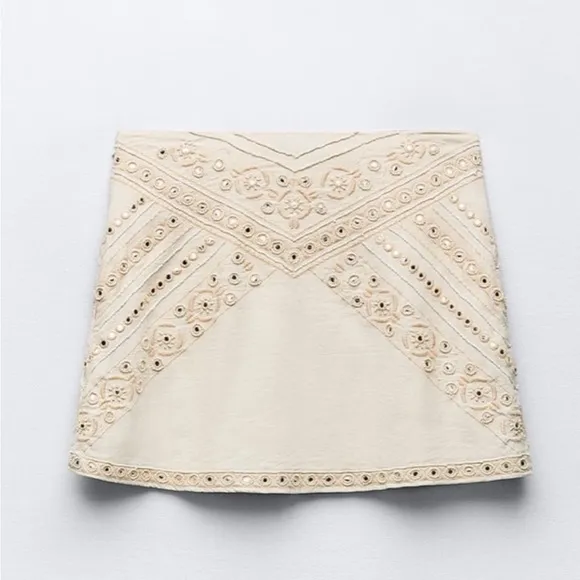 NWT Zara embroidered mini skirt small beige cream tan