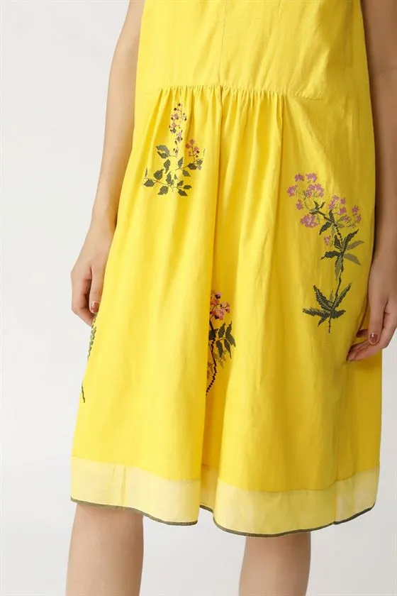 Payal Pratap   -   Pin Oak Sleeveless Dress